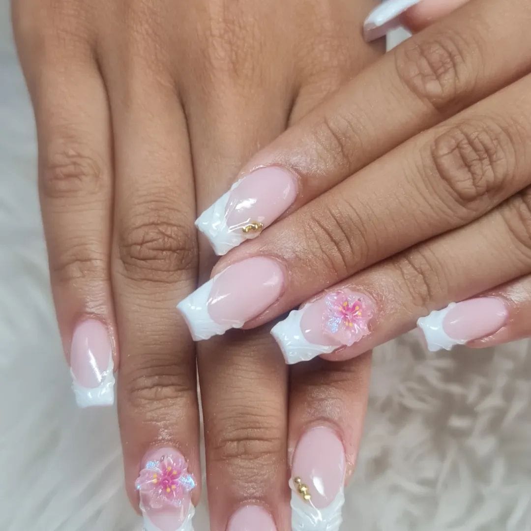 French Nails mit 3D Blumen